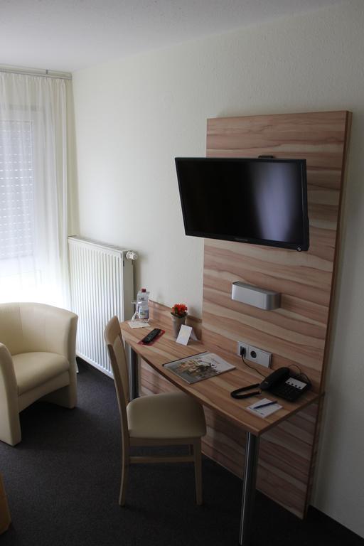 Hotel Weissach Am Neuenbühl Zimmer foto