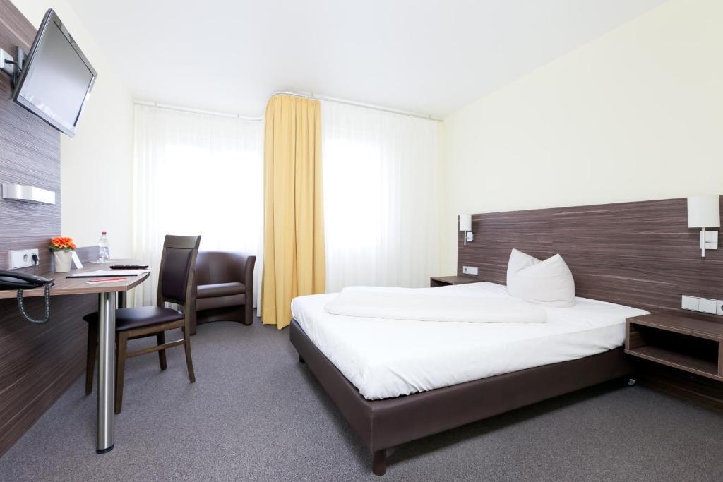 Hotel Weissach Am Neuenbühl Zimmer foto