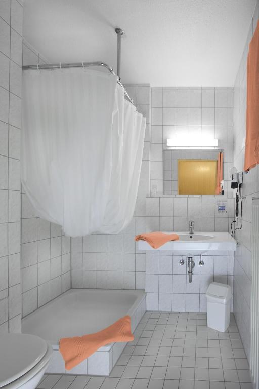 Hotel Weissach Am Neuenbühl Zimmer foto
